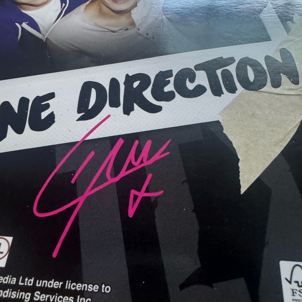One Direction RARE 2013 Autographed portfolio - Picture 10 of 12